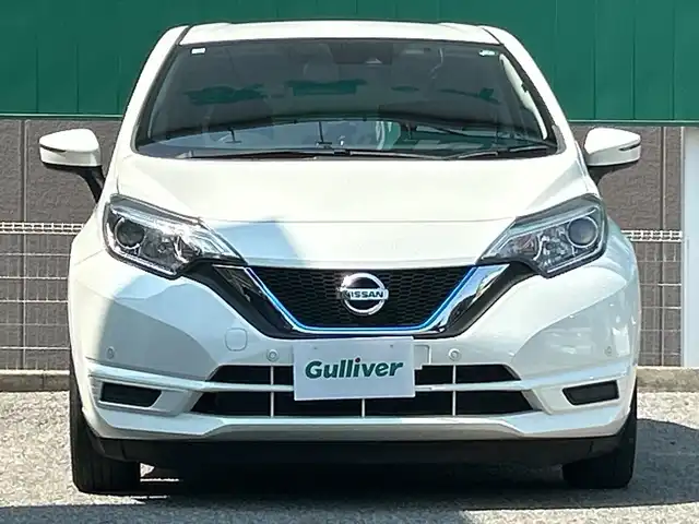 日産 ノート e－パワー X 千葉県 2018(平30)年 4.5万km ブリリアントホワイトパール 純正SDナビ（AM/FM/CD/Bluetooth）/フルセグTV/バックカメラ/前後ドライブレコーダー/インテリジェントエマージェンシーブレーキ/横滑り防止装置/車線逸脱防止支援システム/盗難警報装置/コーナーセンサー/ETC/LEDヘッドライト/純正アルミホイール/純正フロアマット