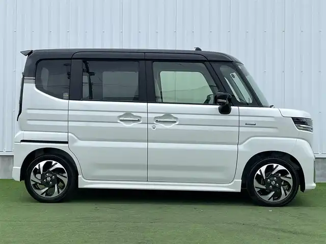 スズキ スペーシア カスタム HYBRID XS 香川県 2025(令7)年 0.1千km ピュアホワイトパール/ブラック2トーン デュアルカメラブレーキ/純正9インチメモリナビ/・スズキコネクト対応通信機装着車(195800円)/全方位カメラ/両側パワースライド/ハーフレザーシート/シートヒーター/革巻きステアリング/ステアリングヒーター/ステアリングリモコン/レーダークルーズコントロール/HUD/BSM/LEDライト/スマートキー/プッシュスタート