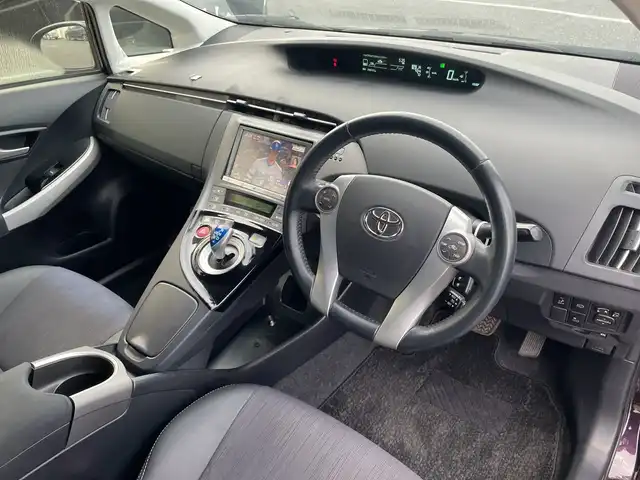 トヨタ プリウス G ツーリングセレクション 千葉県 2012(平24)年 7.9万km ボルドーマイカメタリック サンルーフ/純正8インチナビ /フルセグTV/Bluetooth/バックカメラ/クルーズコントロール/横滑り防止装置/ETC/LEDヘッドライト/フォグランプ/オートライト/ウィンカーミラー/電動格納ミラー/純正　17インチAW/プッシュスタート/ドアバイザー