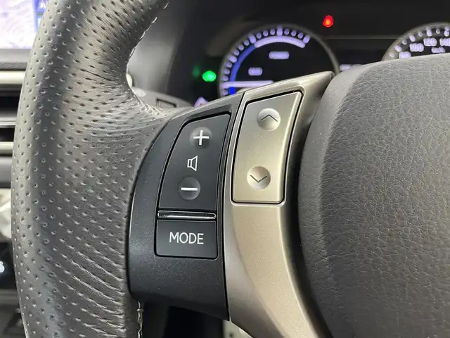 レクサス ＧＳ 450h Fスポーツ 埼玉県 2012(平24)年 6.3万km ホワイトパールクリスタルシャイン 純正ナビ（12.3インチ）/Bluetooth、TV、USB、AUX、AM、FM/サンルーフ/黒レザーシート/パワーシート/シートヒーター/ベンチレーション/クルーズコントロール/デジタルインナーミラー（社外）/ビルトインETC2.0/ドラレコ（前のみ）/パワーイージーアクセスシステム/車両接近通報装置 /“F SPORT”専用リヤスポイラー