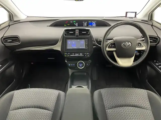 トヨタ プリウス Sセーフティプラス 愛知県 2017(平29)年 8.3万km ホワイトパールクリスタルシャイン 純正ナビ　ＨＵＤ　バックカメラ　禁煙　アドバンストパーク　ＥＴＣ　フルセグＴＶ　Ｂｌｕｅｔｏｏｔｈ　ドラレコ　レーダー探知機　セーフティセンス　衝突軽減　追従クルコン　ＬＥＤオートライト　レーンキープ