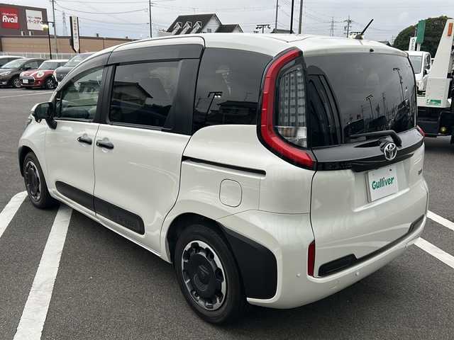 トヨタ シエンタ ハイブリッド Z 岐阜県 2023(令5)年 3.1万km ホワイトパールクリスタルシャイン 登録時走行距離30699km/純正ディスプレイオーディオ/フルセグＴＶ/バックカメラ/両側パワースライドドア/禁煙車/クルーズコントロール/シートヒーター/ステアリングヒーター/ブラインドスポットモニター/プッシュスタート/スマートキー/LEDヘッドライト/オートライト/フォグランプ/オートマチックハイビーム/100V充電/1500W/前後コーナーセンサー/Bluetooth接続/USB入力端子/アイドリングストップ