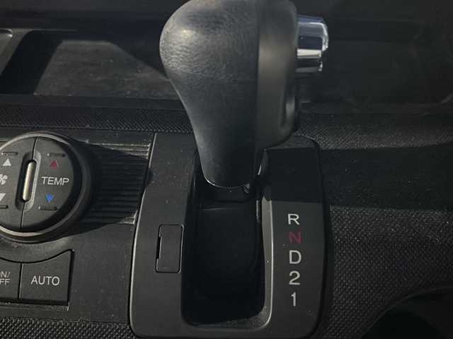 ホンダ フリード スパイク G ジャストセレクション 道央・札幌 2012(平24)年 9.1万km ポリッシュドメタルメタリック 社外ナビ（AM/FM/CD/DVD/BT/TVフルセグ）/ETC/片側電動パワースライドドア（助手席側）/片側イージークローザードア（運転席側）/横滑り防止装置/ECONモード/オートエアコン/リアデフォッガースイッチ/電動格納ミラー/純正フロアマット/ドアバイザー/積み込み冬タイヤ（純正ホイールカバー）/ISOFIX/社外エンジンスターター