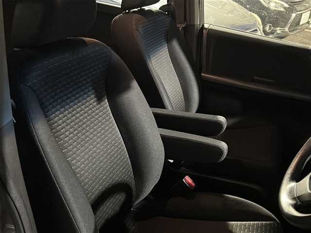 ホンダ フリード スパイク G ジャストセレクション 道央・札幌 2012(平24)年 9.1万km ポリッシュドメタルメタリック 社外ナビ（AM/FM/CD/DVD/BT/TVフルセグ）/ETC/片側電動パワースライドドア（助手席側）/片側イージークローザードア（運転席側）/横滑り防止装置/ECONモード/オートエアコン/リアデフォッガースイッチ/電動格納ミラー/純正フロアマット/ドアバイザー/積み込み冬タイヤ（純正ホイールカバー）/ISOFIX/社外エンジンスターター