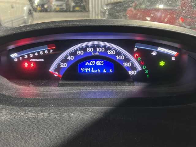 ホンダ フリード スパイク G ジャストセレクション 道央・札幌 2012(平24)年 9.1万km ポリッシュドメタルメタリック 社外ナビ（AM/FM/CD/DVD/BT/TVフルセグ）/ETC/片側電動パワースライドドア（助手席側）/片側イージークローザードア（運転席側）/横滑り防止装置/ECONモード/オートエアコン/リアデフォッガースイッチ/電動格納ミラー/純正フロアマット/ドアバイザー/積み込み冬タイヤ（純正ホイールカバー）/ISOFIX/社外エンジンスターター