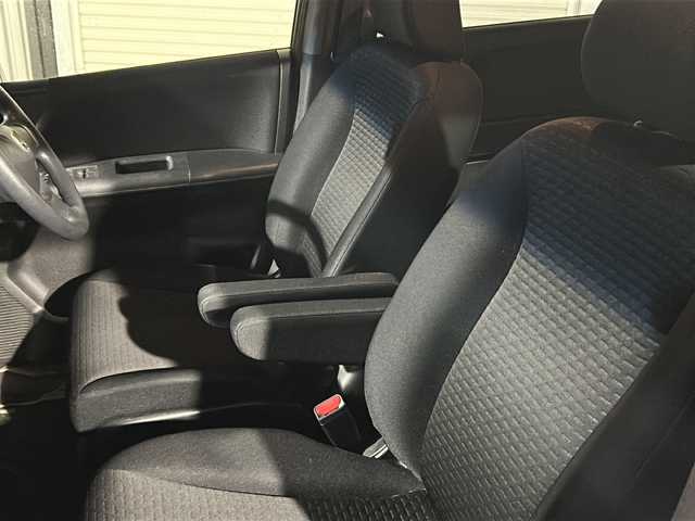 ホンダ フリード スパイク G ジャストセレクション 道央・札幌 2012(平24)年 9.1万km ポリッシュドメタルメタリック 社外ナビ（AM/FM/CD/DVD/BT/TVフルセグ）/ETC/片側電動パワースライドドア（助手席側）/片側イージークローザードア（運転席側）/横滑り防止装置/ECONモード/オートエアコン/リアデフォッガースイッチ/電動格納ミラー/純正フロアマット/ドアバイザー/積み込み冬タイヤ（純正ホイールカバー）/ISOFIX/社外エンジンスターター