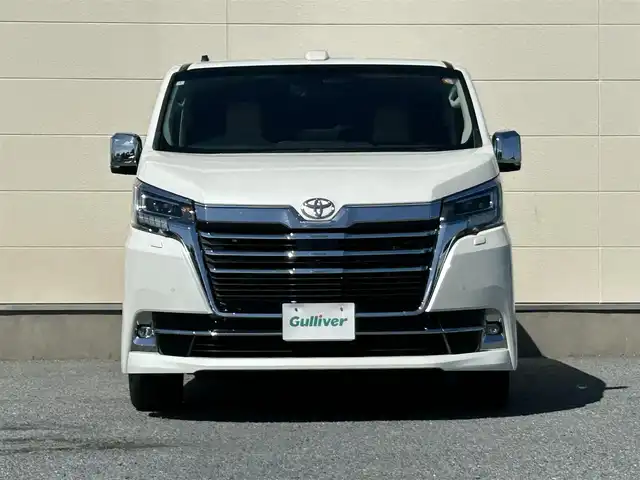 トヨタ グランエース プレミアム 茨城県 2024(令6)年 1万km ホワイトパールクリスタルシャイン 純正ナビ/フルセグTV/Bluetooth接続/全方位カメラ/両側パワースライド/後部座席モニター/シートヒーター/レーダークルーズコントロール/デジタルインナーミラー/ＵＳＢ入力端/３列シート/LEDヘッドライト/ビルトインETC/ベージュ本革シート/純正１７インチアルミホイール