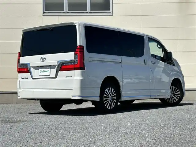 トヨタ グランエース プレミアム 茨城県 2024(令6)年 1万km ホワイトパールクリスタルシャイン 純正ナビ/フルセグTV/Bluetooth接続/全方位カメラ/両側パワースライド/後部座席モニター/シートヒーター/レーダークルーズコントロール/デジタルインナーミラー/ＵＳＢ入力端/３列シート/LEDヘッドライト/ビルトインETC/ベージュ本革シート/純正１７インチアルミホイール