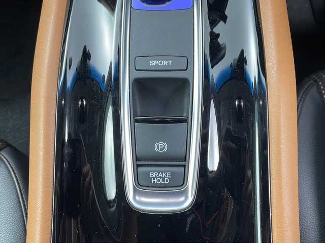 ホンダ ヴェゼル ハイブリッド Z ホンダセンシング 愛知県 2016(平28)年 7.3万km ホワイトオーキッドパール /禁煙車//純正ナビ【VXM-164VFi】//バックカメラ//ETC・ドライブレコーダー//フルセグTV・Bluetooth・CD・DVD//純正17インチアルミホイール(スポーツタイプ)//ルーフレール//Honda SENSING//衝突軽減ブレーキ(CMBS)//アダプティブクルーズコントロール(ACC)//車線維持支援システム(LKAS)//路外逸脱抑制//誤発進抑制//先行車発進お知らせ//標識認識//歩行者事故低減ステアリング//本革&ファブリックコンビシート(フロント)//プライムスムース&ファブリックコンビシート(リヤ)//運転席&助手席シートヒーター//LEDヘッドライト//オートライト//フロントフォグランプ//電動格納ミラーウィンカー//プッシュスタート//ECONモード//電子パーキングブレーキ//ブレーキホールド//SPORTモード//パドルシフト//スペアキー1本