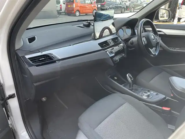 ＢＭＷ Ｘ１ sDrive 18i 滋賀県 2019(令1)年 4.7万km パール 純正10.2インチナビ/バックカメラ/前後ドライブレコーダー/コーナーセンサー/ビルトインETC/電動パーキングブレーキ/MTモード付AT/衝突被害軽減システム/オートライト/ルーフレール/純正アルミホイール