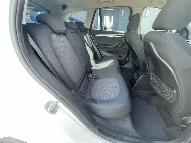 ＢＭＷ Ｘ１ sDrive 18i 滋賀県 2019(令1)年 4.7万km パール 純正10.2インチナビ/バックカメラ/前後ドライブレコーダー/コーナーセンサー/ビルトインETC/電動パーキングブレーキ/MTモード付AT/衝突被害軽減システム/オートライト/ルーフレール/純正アルミホイール