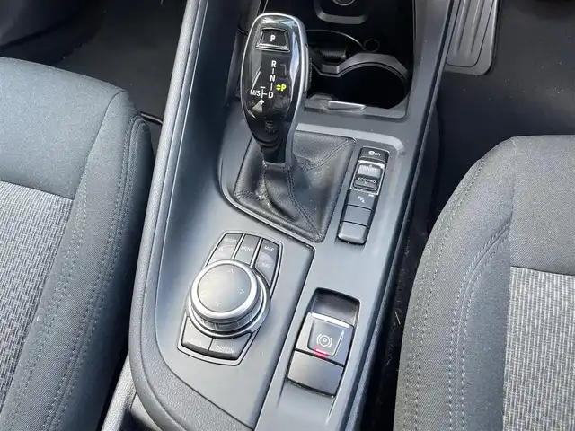 ＢＭＷ Ｘ１ sDrive 18i 滋賀県 2019(令1)年 4.7万km パール 純正10.2インチナビ/バックカメラ/前後ドライブレコーダー/コーナーセンサー/ビルトインETC/電動パーキングブレーキ/MTモード付AT/衝突被害軽減システム/オートライト/ルーフレール/純正アルミホイール