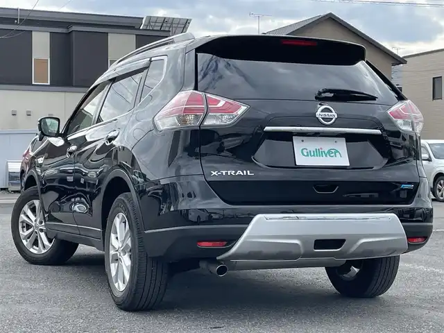 日産 エクストレイル 20X 道央・札幌 2015(平27)年 7.3万km ダイヤモンドブラック ４WD/純正SDナビ/AM/FM/SD/CD/DVD/AUX/フルセグ/横滑り防止装置/ダウンヒルアシストコントロール/バックカメラ/アイドリングストップ/前席シートヒーター/レザーシート/革巻きステアリング/プッシュスタート/スマートキー/キセノンヘッドライト/オートライト/フォグランプ/ヘッドライトレベライザー/電動格納ミラー/ヒーテッドドアミラー/ウィンカーミラー/純正フロアマット/ドアバイザー/スペアキー/純正フエンジンスターター/ルーフレール