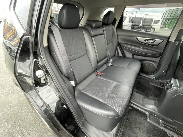 日産 エクストレイル 20X 道央・札幌 2015(平27)年 7.3万km ダイヤモンドブラック ４WD/純正SDナビ/AM/FM/SD/CD/DVD/AUX/フルセグ/横滑り防止装置/ダウンヒルアシストコントロール/バックカメラ/アイドリングストップ/前席シートヒーター/レザーシート/革巻きステアリング/プッシュスタート/スマートキー/キセノンヘッドライト/オートライト/フォグランプ/ヘッドライトレベライザー/電動格納ミラー/ヒーテッドドアミラー/ウィンカーミラー/純正フロアマット/ドアバイザー/スペアキー/純正フエンジンスターター/ルーフレール