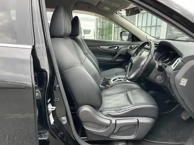 日産 エクストレイル 20X 道央・札幌 2015(平27)年 7.3万km ダイヤモンドブラック ４WD/純正SDナビ/AM/FM/SD/CD/DVD/AUX/フルセグ/横滑り防止装置/ダウンヒルアシストコントロール/バックカメラ/アイドリングストップ/前席シートヒーター/レザーシート/革巻きステアリング/プッシュスタート/スマートキー/キセノンヘッドライト/オートライト/フォグランプ/ヘッドライトレベライザー/電動格納ミラー/ヒーテッドドアミラー/ウィンカーミラー/純正フロアマット/ドアバイザー/スペアキー/純正フエンジンスターター/ルーフレール