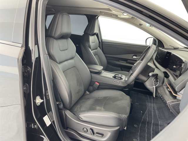日産 アリア B6 愛知県 2022(令4)年 3.2万km 黒 プロパイロット/ 純正12.3型ディズプレイオーディオナビ/三眼LEDヘッドライト/サンルーフ/全方位カメラ/レーダークルーズコントロール/シートヒーター/バックカメラ/電動リアゲート/パワーシート/コーナーセンサー/純正アルミホイール/ETC2.0/ブラインドスポットモニター/ステアリングヒーター/インテリジェントミラー/オートマチックハイビーム/ワイヤレス充電機/フルセグ/Bluetooth/ステアリングスイッチ/スマートキー/プッシュスタート