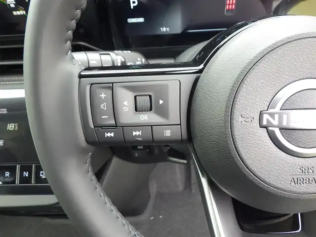 日産 セレナ e－パワー ハイウェイスター V 千葉県 2025(令7)年 0.1千km プリズムホワイト e-POWER　ハイウエイスターV　ヘッドランプ オートレベライザー+アダプティブLEDヘッドライトシステム+インテリジェント アラウンドビューモニター（移動物 検知機能付）+インテリジェント ルームミラー+アドバンスドドライブアシストディスプレイ（12.3インチカラーディスプレイ）+統合型インターフェースディスプレイ+ワイヤレス充電器+6スピーカー+NissanConnectナビゲーションシステム（地デジ内蔵）+車載通信ユニット（TCU［Telematics Control Unit］）+ETC2.0ユニット（ビルトインタイプ）+ドライブレコーダー（前後セット）+プロパイロット（ナビリンク機能付）+プロパイロット緊急停止支援システム（SOSコール機能付）+SOSコール（488/400円）/エマージェンシーブレーキ/プロパイロット/インテリジェントクルーズコントロール/インテリジェントルームミラー/ハンズフリー両側パワースライドドア/ワイヤレス充電/純正コネクトナビ/地デジTV/【Bluetooth接続】/アラウンドビューモニター/ドライブレコーダー/革巻きステアリング/ステアリングスイッチ/ETC（2.0）/LEDヘッドライト/フォグライト/ウインカーミラー/インテリジェントキー