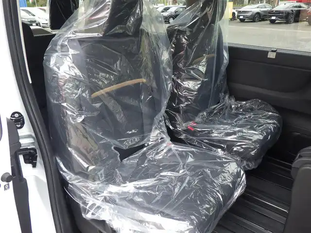 日産 セレナ e－パワー ハイウェイスター V 千葉県 2025(令7)年 0.1千km プリズムホワイト e-POWER　ハイウエイスターV　ヘッドランプ オートレベライザー+アダプティブLEDヘッドライトシステム+インテリジェント アラウンドビューモニター（移動物 検知機能付）+インテリジェント ルームミラー+アドバンスドドライブアシストディスプレイ（12.3インチカラーディスプレイ）+統合型インターフェースディスプレイ+ワイヤレス充電器+6スピーカー+NissanConnectナビゲーションシステム（地デジ内蔵）+車載通信ユニット（TCU［Telematics Control Unit］）+ETC2.0ユニット（ビルトインタイプ）+ドライブレコーダー（前後セット）+プロパイロット（ナビリンク機能付）+プロパイロット緊急停止支援システム（SOSコール機能付）+SOSコール（488/400円）/エマージェンシーブレーキ/プロパイロット/インテリジェントクルーズコントロール/インテリジェントルームミラー/ハンズフリー両側パワースライドドア/ワイヤレス充電/純正コネクトナビ/地デジTV/【Bluetooth接続】/アラウンドビューモニター/ドライブレコーダー/革巻きステアリング/ステアリングスイッチ/ETC（2.0）/LEDヘッドライト/フォグライト/ウインカーミラー/インテリジェントキー