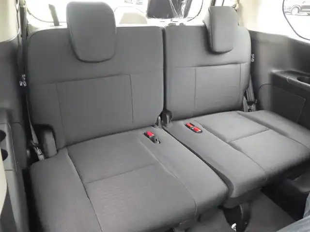 日産 セレナ e－パワー ハイウェイスター V 千葉県 2025(令7)年 0.1千km プリズムホワイト e-POWER　ハイウエイスターV　ヘッドランプ オートレベライザー+アダプティブLEDヘッドライトシステム+インテリジェント アラウンドビューモニター（移動物 検知機能付）+インテリジェント ルームミラー+アドバンスドドライブアシストディスプレイ（12.3インチカラーディスプレイ）+統合型インターフェースディスプレイ+ワイヤレス充電器+6スピーカー+NissanConnectナビゲーションシステム（地デジ内蔵）+車載通信ユニット（TCU［Telematics Control Unit］）+ETC2.0ユニット（ビルトインタイプ）+ドライブレコーダー（前後セット）+プロパイロット（ナビリンク機能付）+プロパイロット緊急停止支援システム（SOSコール機能付）+SOSコール（488/400円）/エマージェンシーブレーキ/プロパイロット/インテリジェントクルーズコントロール/インテリジェントルームミラー/ハンズフリー両側パワースライドドア/ワイヤレス充電/純正コネクトナビ/地デジTV/【Bluetooth接続】/アラウンドビューモニター/ドライブレコーダー/革巻きステアリング/ステアリングスイッチ/ETC（2.0）/LEDヘッドライト/フォグライト/ウインカーミラー/インテリジェントキー