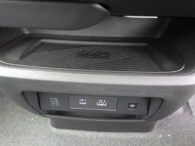 日産 セレナ e－パワー ハイウェイスター V 千葉県 2025(令7)年 0.1千km プリズムホワイト e-POWER　ハイウエイスターV　ヘッドランプ オートレベライザー+アダプティブLEDヘッドライトシステム+インテリジェント アラウンドビューモニター（移動物 検知機能付）+インテリジェント ルームミラー+アドバンスドドライブアシストディスプレイ（12.3インチカラーディスプレイ）+統合型インターフェースディスプレイ+ワイヤレス充電器+6スピーカー+NissanConnectナビゲーションシステム（地デジ内蔵）+車載通信ユニット（TCU［Telematics Control Unit］）+ETC2.0ユニット（ビルトインタイプ）+ドライブレコーダー（前後セット）+プロパイロット（ナビリンク機能付）+プロパイロット緊急停止支援システム（SOSコール機能付）+SOSコール（488/400円）/エマージェンシーブレーキ/プロパイロット/インテリジェントクルーズコントロール/インテリジェントルームミラー/ハンズフリー両側パワースライドドア/ワイヤレス充電/純正コネクトナビ/地デジTV/【Bluetooth接続】/アラウンドビューモニター/ドライブレコーダー/革巻きステアリング/ステアリングスイッチ/ETC（2.0）/LEDヘッドライト/フォグライト/ウインカーミラー/インテリジェントキー