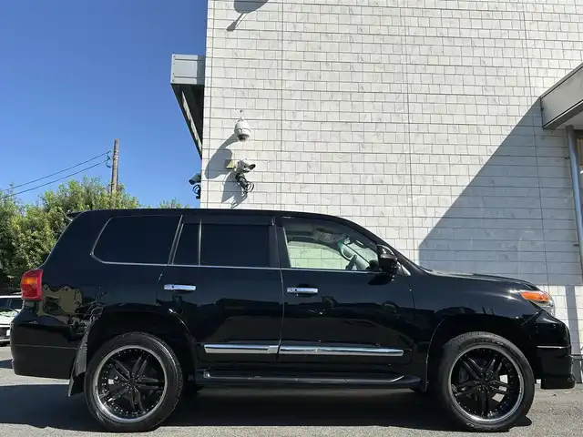 トヨタ ランドクルーザー ZX 道央・札幌 2014(平26)年 6.8万km ブラック 外部検査済み/中期モデル/メーカーオプション/・マルチナビゲーションＴＶ/・パノラミックビューモニター/・後席リアエンターテイメント/OPモデリスタエアロキット（F/R）/電動サンルーフ/黒レザーシート/DC22インチアルミホイール/センターデフロック/前席シートヒーター/シートベンチレーション/後席シートヒーター/ステアリングヒーター/クロールコントロール/ヒッチメンバー/FRコーナーセンサー/ドライブレコーダー/ETC/新車保証書/取扱説明書