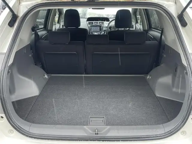 トヨタ プリウス α S チューンブラック 徳島県 2014(平26)年 6.5万km ホワイトパールクリスタルシャイン (株)IDOMが運営する【じしゃロン徳島店】の自社ローン専用車両になりますこちらは現金またはオートローンご利用時の価格です。/自社ローンご希望の方は別途その旨お申付け下さい”	/ワンオーナー/純正ナビゲーション/（フルセグ/CD/DVD/SD/SDREC/Bluetooth)/バックカメラ/ハロゲンオートヘッドライト/ヘッドライトレベリング/フォグランプ/15インチ純正アルミホイール/ウィンカーミラー/プッシュスタート/スマートキー/革巻きステアリング/ステアリングリモコン/EVモード切替/ECO＆Powerモード切替	/カーテンエアバック/純正フロアマット/サイドバイザー