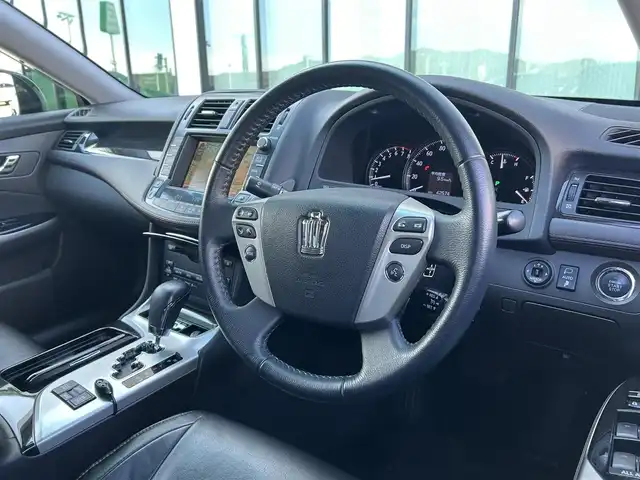 トヨタ クラウン アスリート 香川県 2011(平23)年 4.3万km ブラック 純正8インチHDDナビ/→フルセグ/CD/DVD/USB/AUX/バックカメラ/テイン車高調/RAYS19インチアルミ/純正シートカバー/前席パワーシート/運転席シートヒーター/MTモード付AT/クルーズコントロール/クリアランスソナー/革巻きステアリング/ステアリングリモコン/横滑り防止装置/盗難防止装置/ビルトインETC/純正フロアマット/プッシュスタート/スマートキー