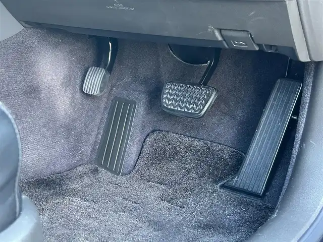 トヨタ クラウン アスリート 香川県 2011(平23)年 4.3万km ブラック 純正8インチHDDナビ/→フルセグ/CD/DVD/USB/AUX/バックカメラ/テイン車高調/RAYS19インチアルミ/純正シートカバー/前席パワーシート/運転席シートヒーター/MTモード付AT/クルーズコントロール/クリアランスソナー/革巻きステアリング/ステアリングリモコン/横滑り防止装置/盗難防止装置/ビルトインETC/純正フロアマット/プッシュスタート/スマートキー