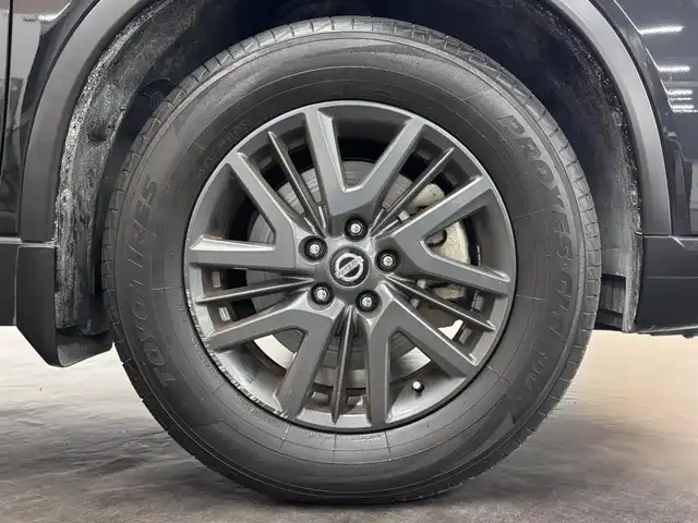 日産 エクストレイル 20Xt ブラックエクストリーマーX エマB 三重県 2017(平29)年 4.6万km ダイヤモンドブラック ガソリン/フルタイム4WD/フロアCVT/メーカー純正7インチナビ QY-7931/（FM/AM/CD/DVD/MusicBox/TV/AUX/USB/iPod/Bluetooth）/インテリジェント アラウンドビューモニター（移動物検知機能付）/ビルトイン ETC/安全/・エマージェンシーブレーキ/・車線逸脱警報（LDW）/・ふらつき警報/・進入禁止警報/・フロント&バックソナー/・後側方車両検知警報／接近通知（BSW/BSI）/・パーキングアシスト/・ヒルディセントコントロール/・コーナリングスタビティアシスト/・アクティブエンジンブレーキ/装備/・撥水シート/・シートヒーター（D/N）/・ルーフレール/・リモコンオートバックドア/・LEDヘッドランプ（ハイ・ロー）&フロントハロゲンフォグランプ/・インテリジェントオートライトシステム/・ステアリングスイッチ/・左右独立オートエアコン/・純正17inAW/・スマートキーx1/・取/ナビ取/など