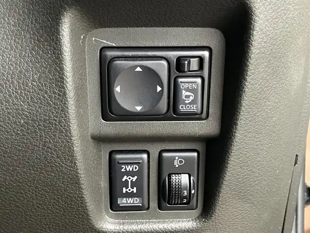 日産 キューブ 15X FOUR Vセレクション 道南・函館 2010(平22)年 6.9万km シャイニーブロンズ /社外メモリーナビ//フルセグTV//純正エンジンスターター//ガラスルーフ//切替４WD//ECO MODE//オートライト//フォグランプ//プッシュスタート//スマートキー//スペアキー//取扱説明書//保証書