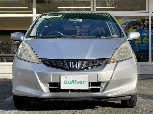 ホンダ フィット G 岐阜県 2011(平23)年 5.6万km アラバスターシルバーメタリック ワンオーナー/4WD/社外ナビ/【CD.AM/FM】/バックカメラ/ETC/盗難防止装置システム/リモコンキー/ABS/ハロゲンヘッドライト/ウィンカーミラー/ドアバイザー/積込スタッドレスタイヤ/保証書/取扱説明書