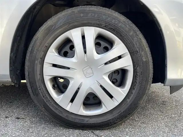 ホンダ フィット G 岐阜県 2011(平23)年 5.6万km アラバスターシルバーメタリック ワンオーナー/4WD/社外ナビ/【CD.AM/FM】/バックカメラ/ETC/盗難防止装置システム/リモコンキー/ABS/ハロゲンヘッドライト/ウィンカーミラー/ドアバイザー/積込スタッドレスタイヤ/保証書/取扱説明書