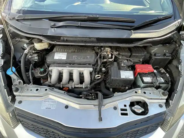 ホンダ フィット G 岐阜県 2011(平23)年 5.6万km アラバスターシルバーメタリック ワンオーナー/4WD/社外ナビ/【CD.AM/FM】/バックカメラ/ETC/盗難防止装置システム/リモコンキー/ABS/ハロゲンヘッドライト/ウィンカーミラー/ドアバイザー/積込スタッドレスタイヤ/保証書/取扱説明書