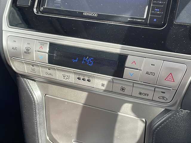 トヨタ ランドクルーザー プラド TX 岩手県 2022(令4)年 7.3万km ブラック 7人乗 サンルーフ ルーフレール ナビ 前後ドラレコ ETC フルセグ セーフティセンス レーダークルーズコントロール 革調シートカバー 純正17AW オートLEDライト フォグランプ ヘッドライトウォッシャー スペアタイヤ 純正エンジンスターター