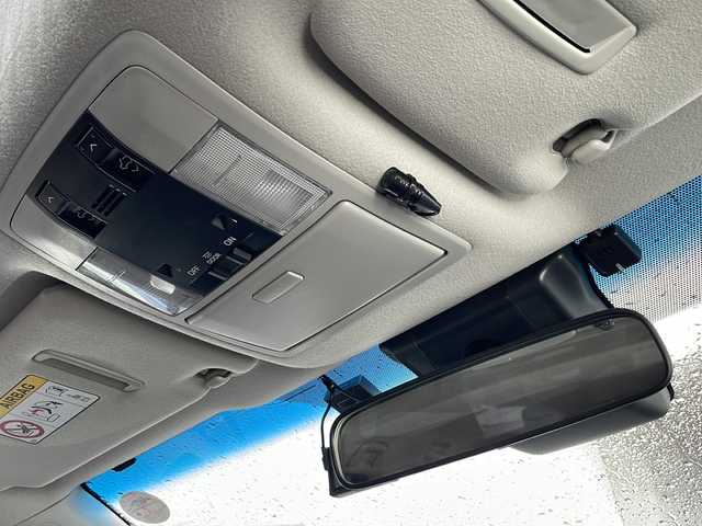 トヨタ ランドクルーザー プラド TX 岩手県 2022(令4)年 7.3万km ブラック 7人乗 サンルーフ ルーフレール ナビ 前後ドラレコ ETC フルセグ セーフティセンス レーダークルーズコントロール 革調シートカバー 純正17AW オートLEDライト フォグランプ ヘッドライトウォッシャー スペアタイヤ 純正エンジンスターター