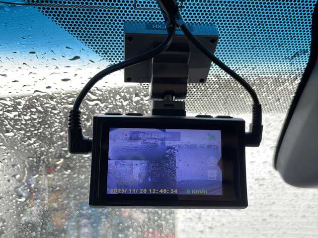 トヨタ ランドクルーザー プラド TX 岩手県 2022(令4)年 7.3万km ブラック 7人乗 サンルーフ ルーフレール ナビ 前後ドラレコ ETC フルセグ セーフティセンス レーダークルーズコントロール 革調シートカバー 純正17AW オートLEDライト フォグランプ ヘッドライトウォッシャー スペアタイヤ 純正エンジンスターター