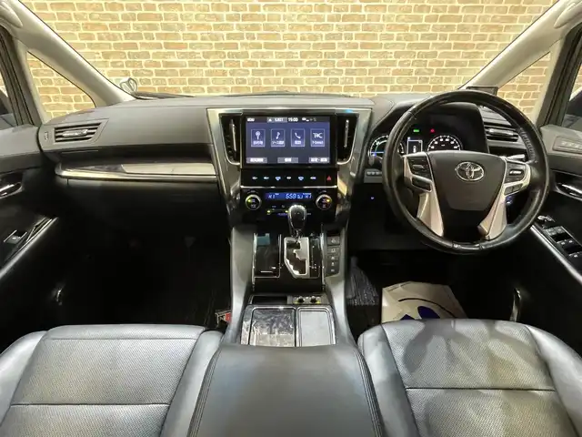 トヨタ アルファードハイブリット SR 岩手県 2018(平30)年 9.5万km ホワイトパールクリスタルシャイン 4WD/純正10型ナビ/衝突軽減システム/追従クルーズコントロール/レーンキープアシスト/ビルトインETC/純正フリップダウンモニター/純正エンジンスターター/電子パーキングブレーキ/シートヒーター/エアシート/クリアランスソナー/ドライブレコーダー/前席パワーシート/運転席シートメモリー付き/オットマン/オートライト/オートハイビーム/三眼LEDヘッドライト/フォグライト/純正17インチアルミホイール