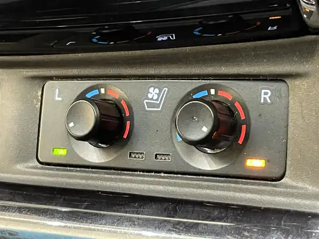 トヨタ アルファードハイブリット SR 岩手県 2018(平30)年 9.5万km ホワイトパールクリスタルシャイン 4WD/純正10型ナビ/衝突軽減システム/追従クルーズコントロール/レーンキープアシスト/ビルトインETC/純正フリップダウンモニター/純正エンジンスターター/電子パーキングブレーキ/シートヒーター/エアシート/クリアランスソナー/ドライブレコーダー/前席パワーシート/運転席シートメモリー付き/オットマン/オートライト/オートハイビーム/三眼LEDヘッドライト/フォグライト/純正17インチアルミホイール