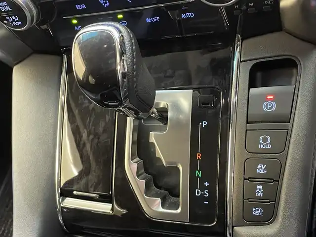 トヨタ アルファードハイブリット SR 岩手県 2018(平30)年 9.5万km ホワイトパールクリスタルシャイン 4WD/純正10型ナビ/衝突軽減システム/追従クルーズコントロール/レーンキープアシスト/ビルトインETC/純正フリップダウンモニター/純正エンジンスターター/電子パーキングブレーキ/シートヒーター/エアシート/クリアランスソナー/ドライブレコーダー/前席パワーシート/運転席シートメモリー付き/オットマン/オートライト/オートハイビーム/三眼LEDヘッドライト/フォグライト/純正17インチアルミホイール