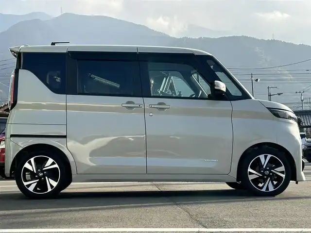 日産 ルークス HWS Gターボ プロパイロットED 愛媛県 2023(令5)年 0.4万km フローズンバニラパール 純正ナビ９インチナビ　/（AM/FM/Bluetooth/フルセグTV/HDMI）/アラウンドビューモニター　/プロパイロット/エマージェンシーブレーキ/両側電動スライドドア/ＥＴＣ/ナビ連動純正ドライブレコーダー/ＬＥＤヘッドライト　/オートハイビーム/横滑り防止装置　/盗難防止装置/ステアリングリモコン/フロアマット/ワンオーナー