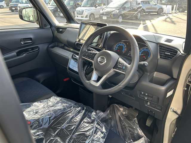 日産 ルークス HWS Gターボ プロパイロットED 愛媛県 2023(令5)年 0.4万km フローズンバニラパール 純正ナビ９インチナビ　/（AM/FM/Bluetooth/フルセグTV/HDMI）/アラウンドビューモニター　/プロパイロット/エマージェンシーブレーキ/両側電動スライドドア/ＥＴＣ/ナビ連動純正ドライブレコーダー/ＬＥＤヘッドライト　/オートハイビーム/横滑り防止装置　/盗難防止装置/ステアリングリモコン/フロアマット/ワンオーナー