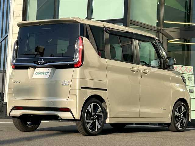 日産 ルークス HWS Gターボ プロパイロットED 愛媛県 2023(令5)年 0.4万km フローズンバニラパール 純正ナビ９インチナビ　/（AM/FM/Bluetooth/フルセグTV/HDMI）/アラウンドビューモニター　/プロパイロット/エマージェンシーブレーキ/両側電動スライドドア/ＥＴＣ/ナビ連動純正ドライブレコーダー/ＬＥＤヘッドライト　/オートハイビーム/横滑り防止装置　/盗難防止装置/ステアリングリモコン/フロアマット/ワンオーナー