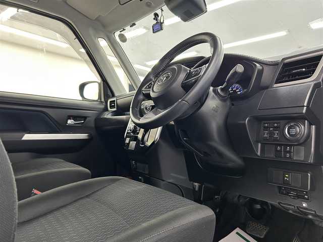 トヨタ ルーミー カスタムG 愛知県 2020(令2)年 3.9万km ブラックマイカメタリック 純正ナビ/両側パワースライドドア/バックカメラ/衝突回避支援ブレーキ機能/純正14インチアルミホイール/アダプティブクルーズコントロール/車線逸脱警報機能/フルセグTV/LEDヘッドライト/ドライブレコーダー/プッシュスタート/ETC/アイドリングストップ/禁煙車