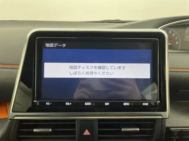 トヨタ シエンタ G クエロ 群馬県 2020(令2)年 2.6万km ホワイトパールクリスタルシャイン 純正9インチナビ(AM/FM/Bluetooth/TV)/パノラミックビューモニター/Toyota Safety Sense C/・プリクラッシュセーフティシステム/・レーンディパーチャーアラート/・オートマチックハイビーム/両側電動スライドドア/ビルトインETC2.0/LEDヘッドライト/プッシュスタート/スマートキー