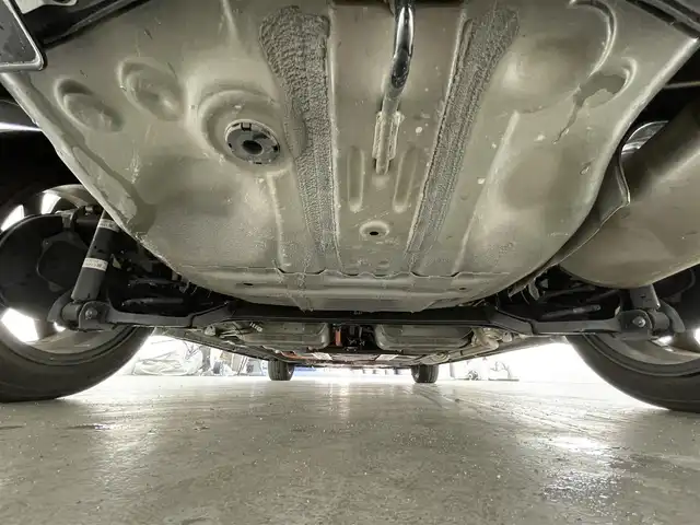 ホンダ フィット e:HEVホーム 滋賀県 2021(令3)年 3.4万km クリスタルブラックパール 禁煙車/純正ナビ/（CD/DVD/SD/Bluetooth/フルセグTV）/バックカメラ/ミラー型前後ドライブレコーダー/ビルトインETC/路外逸脱抑制機能/踏み間違い衝突軽減システム/先行車発進お知らせ/レーンキープアシストシステム/標識認識機能/革巻きステアリング/アダプティブクルーズコントロール/ステアリングリモコン/電動パーキングブレーキ/オートブレーキホールド/USB充電/ハーフレザーシート/LEDヘッドライト/オートヘッドライト/純正アルミホイール/社外フロアマット/スペアキー