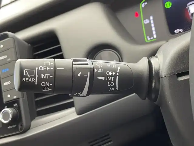 ホンダ フィット e:HEVホーム 滋賀県 2021(令3)年 3.4万km クリスタルブラックパール 禁煙車/純正ナビ/（CD/DVD/SD/Bluetooth/フルセグTV）/バックカメラ/ミラー型前後ドライブレコーダー/ビルトインETC/路外逸脱抑制機能/踏み間違い衝突軽減システム/先行車発進お知らせ/レーンキープアシストシステム/標識認識機能/革巻きステアリング/アダプティブクルーズコントロール/ステアリングリモコン/電動パーキングブレーキ/オートブレーキホールド/USB充電/ハーフレザーシート/LEDヘッドライト/オートヘッドライト/純正アルミホイール/社外フロアマット/スペアキー