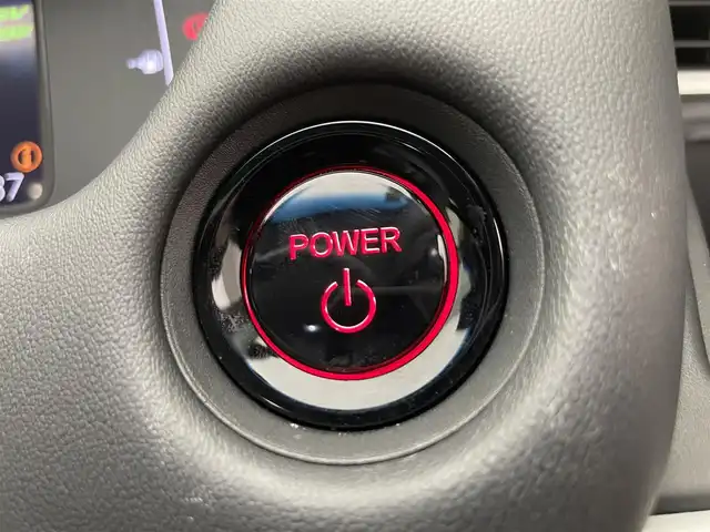 ホンダ フィット e:HEVホーム 滋賀県 2021(令3)年 3.4万km クリスタルブラックパール 禁煙車/純正ナビ/（CD/DVD/SD/Bluetooth/フルセグTV）/バックカメラ/ミラー型前後ドライブレコーダー/ビルトインETC/路外逸脱抑制機能/踏み間違い衝突軽減システム/先行車発進お知らせ/レーンキープアシストシステム/標識認識機能/革巻きステアリング/アダプティブクルーズコントロール/ステアリングリモコン/電動パーキングブレーキ/オートブレーキホールド/USB充電/ハーフレザーシート/LEDヘッドライト/オートヘッドライト/純正アルミホイール/社外フロアマット/スペアキー
