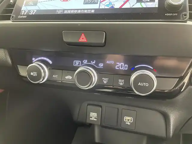ホンダ フィット e:HEVホーム 滋賀県 2021(令3)年 3.4万km クリスタルブラックパール 禁煙車/純正ナビ/（CD/DVD/SD/Bluetooth/フルセグTV）/バックカメラ/ミラー型前後ドライブレコーダー/ビルトインETC/路外逸脱抑制機能/踏み間違い衝突軽減システム/先行車発進お知らせ/レーンキープアシストシステム/標識認識機能/革巻きステアリング/アダプティブクルーズコントロール/ステアリングリモコン/電動パーキングブレーキ/オートブレーキホールド/USB充電/ハーフレザーシート/LEDヘッドライト/オートヘッドライト/純正アルミホイール/社外フロアマット/スペアキー
