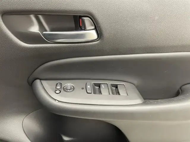 ホンダ フィット e:HEVホーム 滋賀県 2021(令3)年 3.4万km クリスタルブラックパール 禁煙車/純正ナビ/（CD/DVD/SD/Bluetooth/フルセグTV）/バックカメラ/ミラー型前後ドライブレコーダー/ビルトインETC/路外逸脱抑制機能/踏み間違い衝突軽減システム/先行車発進お知らせ/レーンキープアシストシステム/標識認識機能/革巻きステアリング/アダプティブクルーズコントロール/ステアリングリモコン/電動パーキングブレーキ/オートブレーキホールド/USB充電/ハーフレザーシート/LEDヘッドライト/オートヘッドライト/純正アルミホイール/社外フロアマット/スペアキー