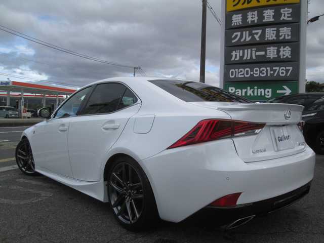 レクサス ＩＳ 200t Fスポーツ 広島県 2016(平28)年 11.2万km ホワイトノーヴァガラスフレーク レクサスセーフティ/レーダークルーズ/純正ナビ/フルセグTV/Bluetooth/車高調/フロントアンダースポイラー/サイドアンダースポイラー/トランクスポイラー/3眼LEDヘッドライト/赤ハーフレザーシート/前席シートヒーター/BSM/TRDフロントスポイラー/TRDサイドスカート